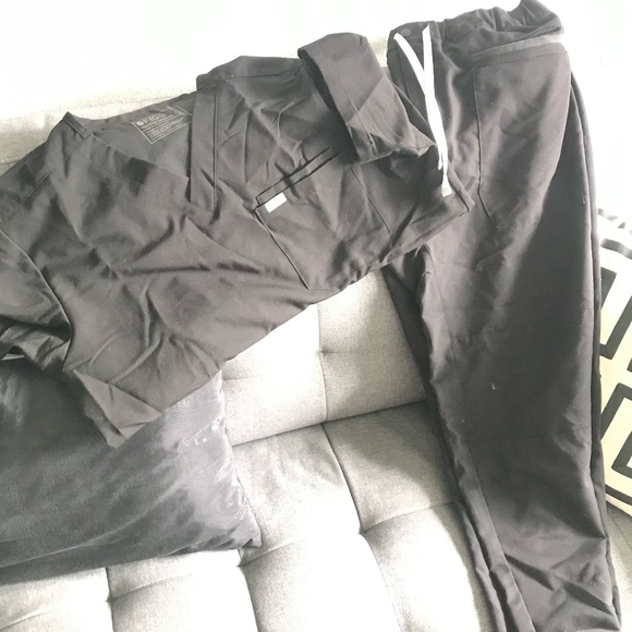 Men's Figs scrub set, Like New! - Picture 1 of 2